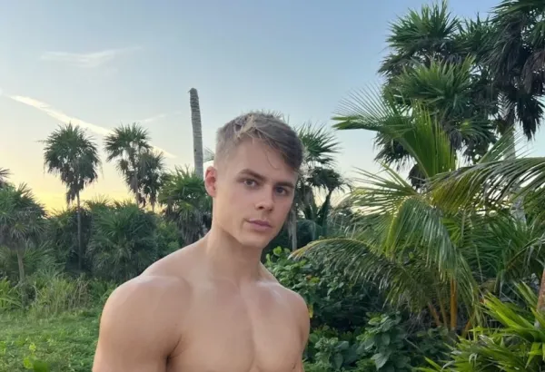 Come Scattare Nudi da Uomo: Guida Maschile per Foto Perfette